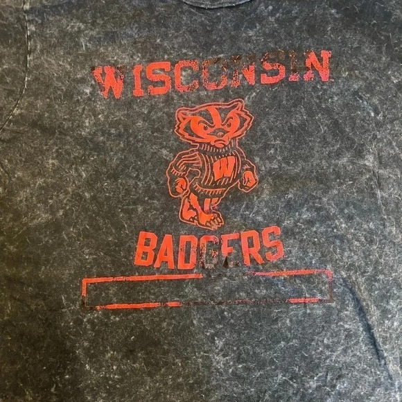 Women’s XL Wisconsin badger shirt- distressed look - Picture 3 of 4